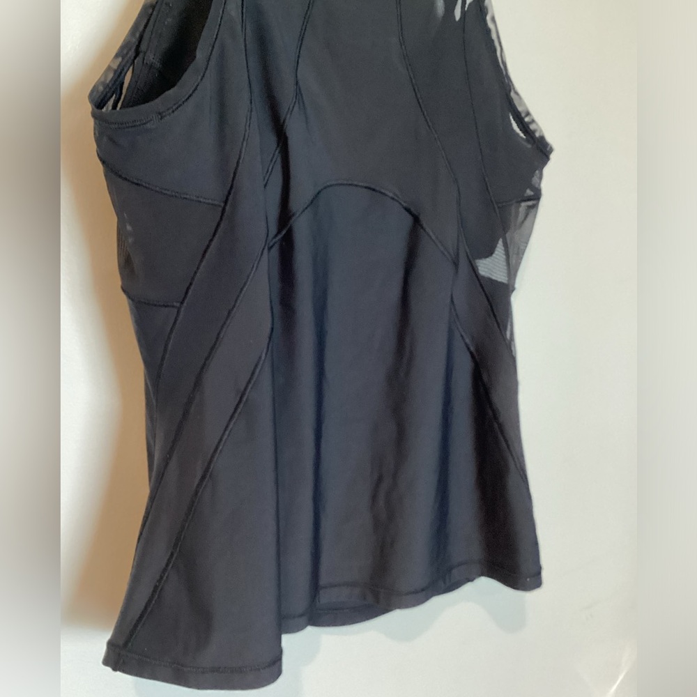 Lululemon Sports Bra w Black Sheer Tank Top Overlay Sz 4 or 6 - Picture 6 of 7